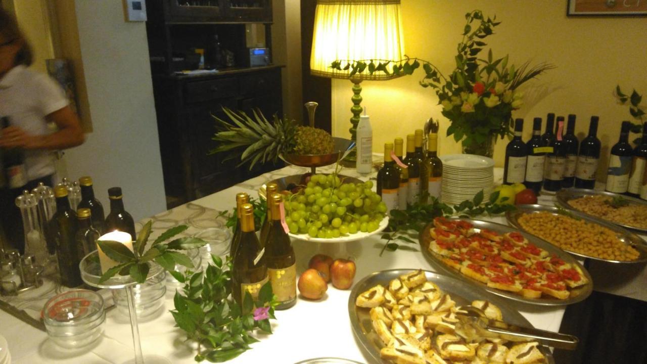 Hotel Ausonia Фолоника Екстериор снимка
