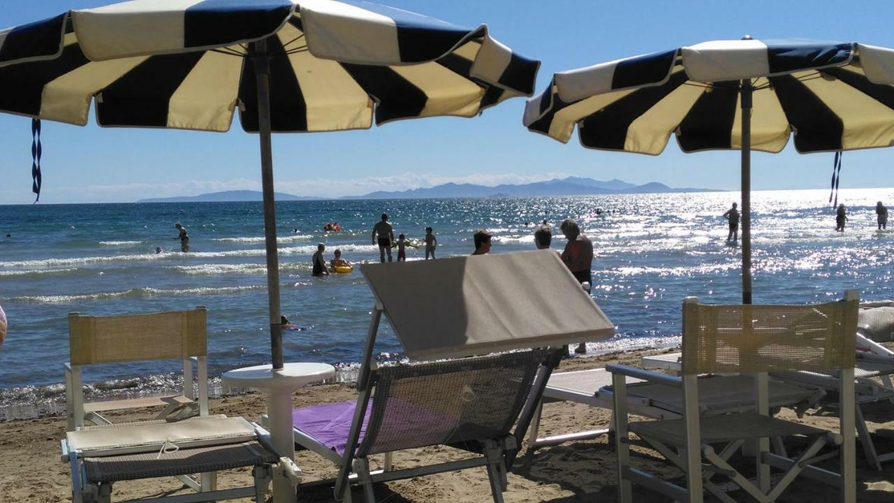 Hotel Ausonia Фолоника Екстериор снимка